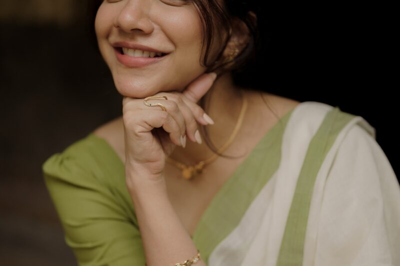 Does This Traditional Kerala Saree Reflect Madonna Sebastian’s Signature Simplicity and Elegance?