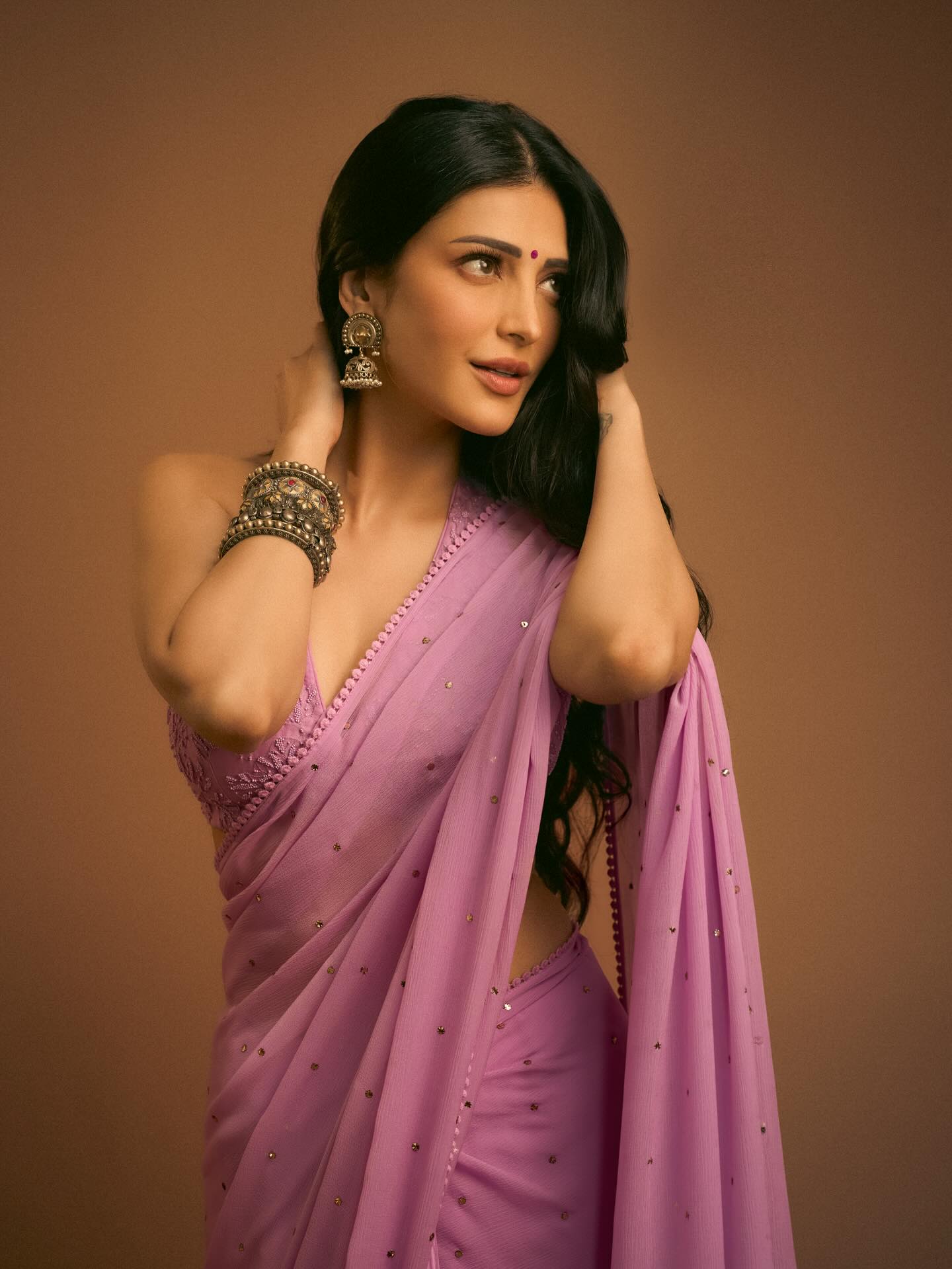 shrutzhaasan_1775095211_3866100956282344204_490297128_7